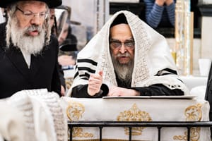The Satmar Rebbe during Hatarat Nedarim
