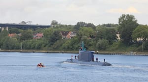The submarine "Dragon" arriving at Haifa port