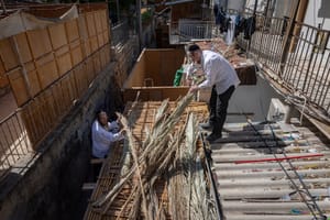 Building sukkos in Yerushalayim