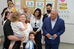 Eisenkot casts his ballot