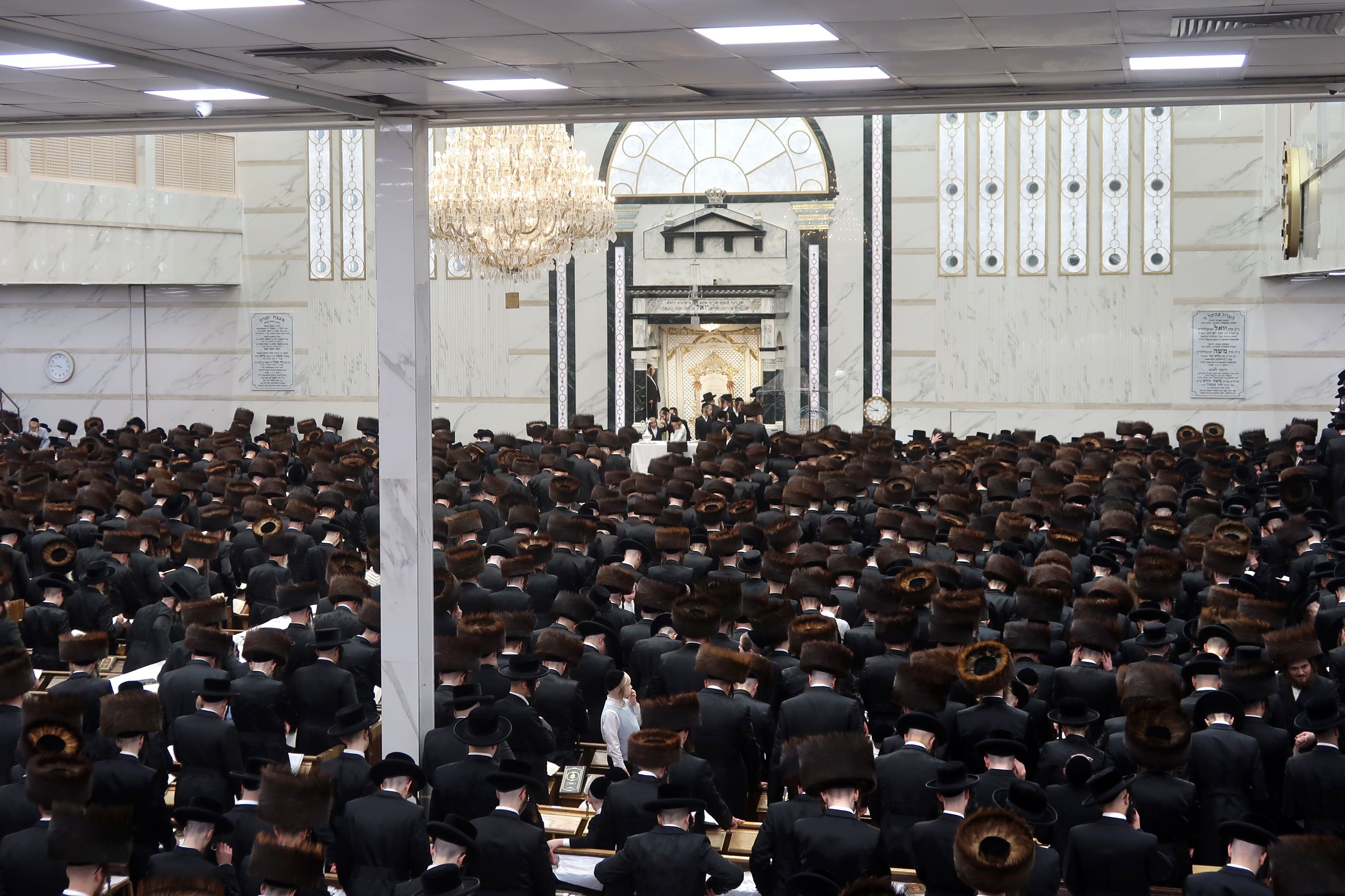 Motzaei Rosh Hashanah at the Satmar court