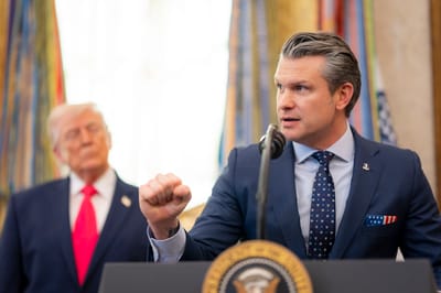 Trump and Hegseth Return to Washington as US Weighs Houthi Strikes