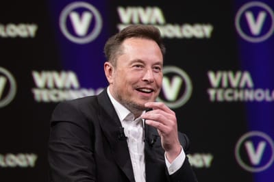 Musk Announces He'll Give Every American Child a SpaceX Share