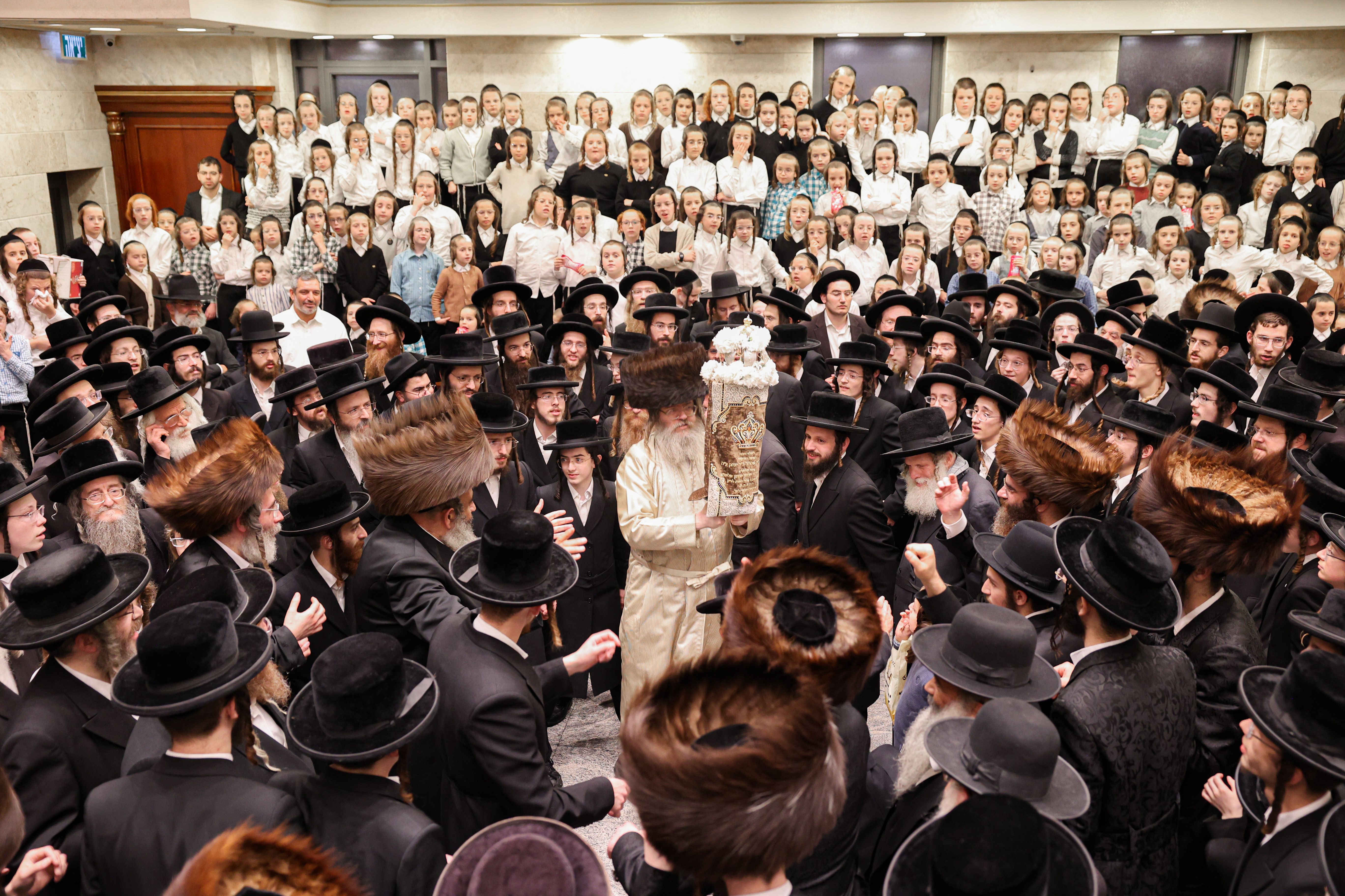 The hachnosas Sefer Torah