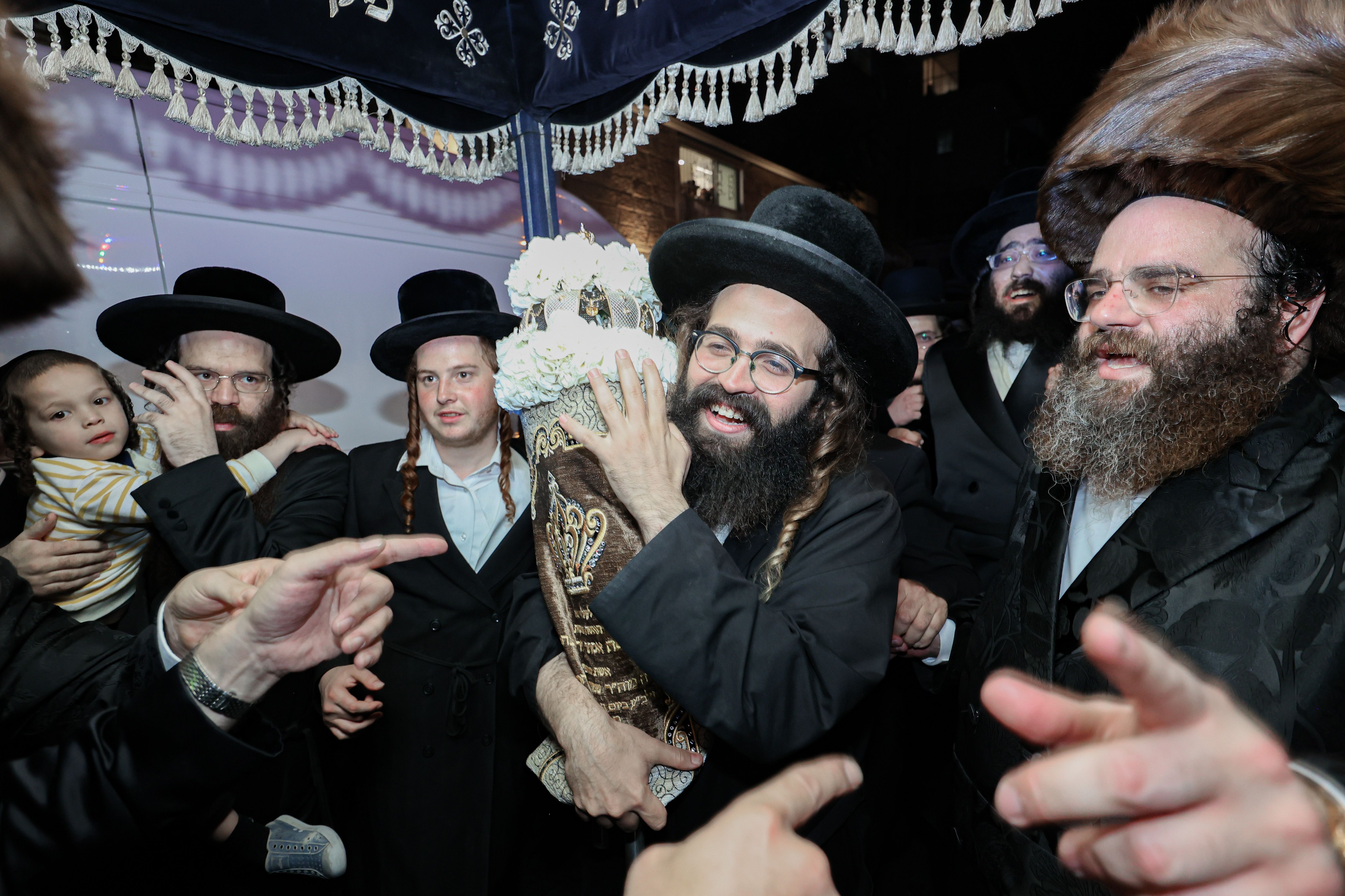 The hachnosas Sefer Torah