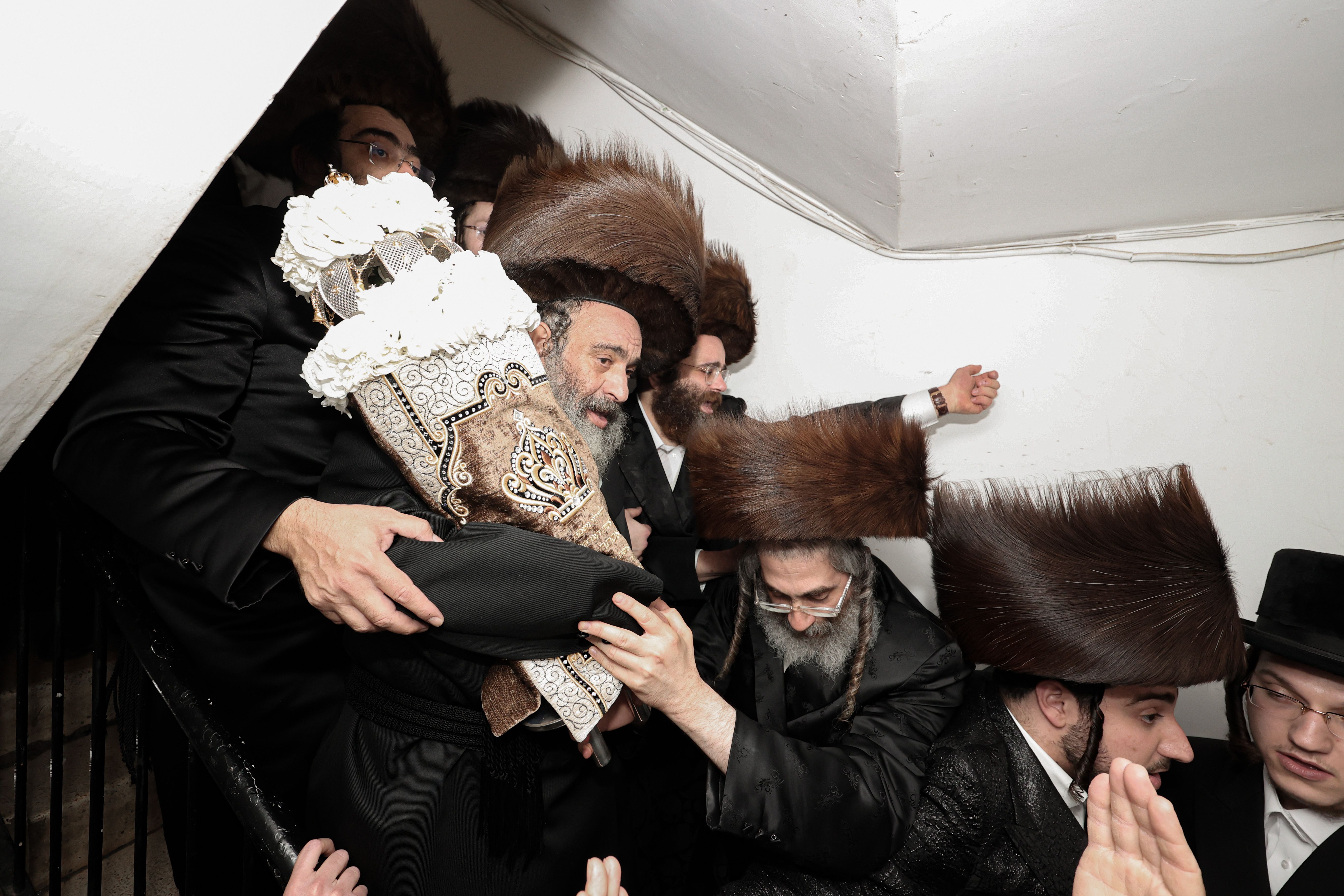 The hachnosas Sefer Torah