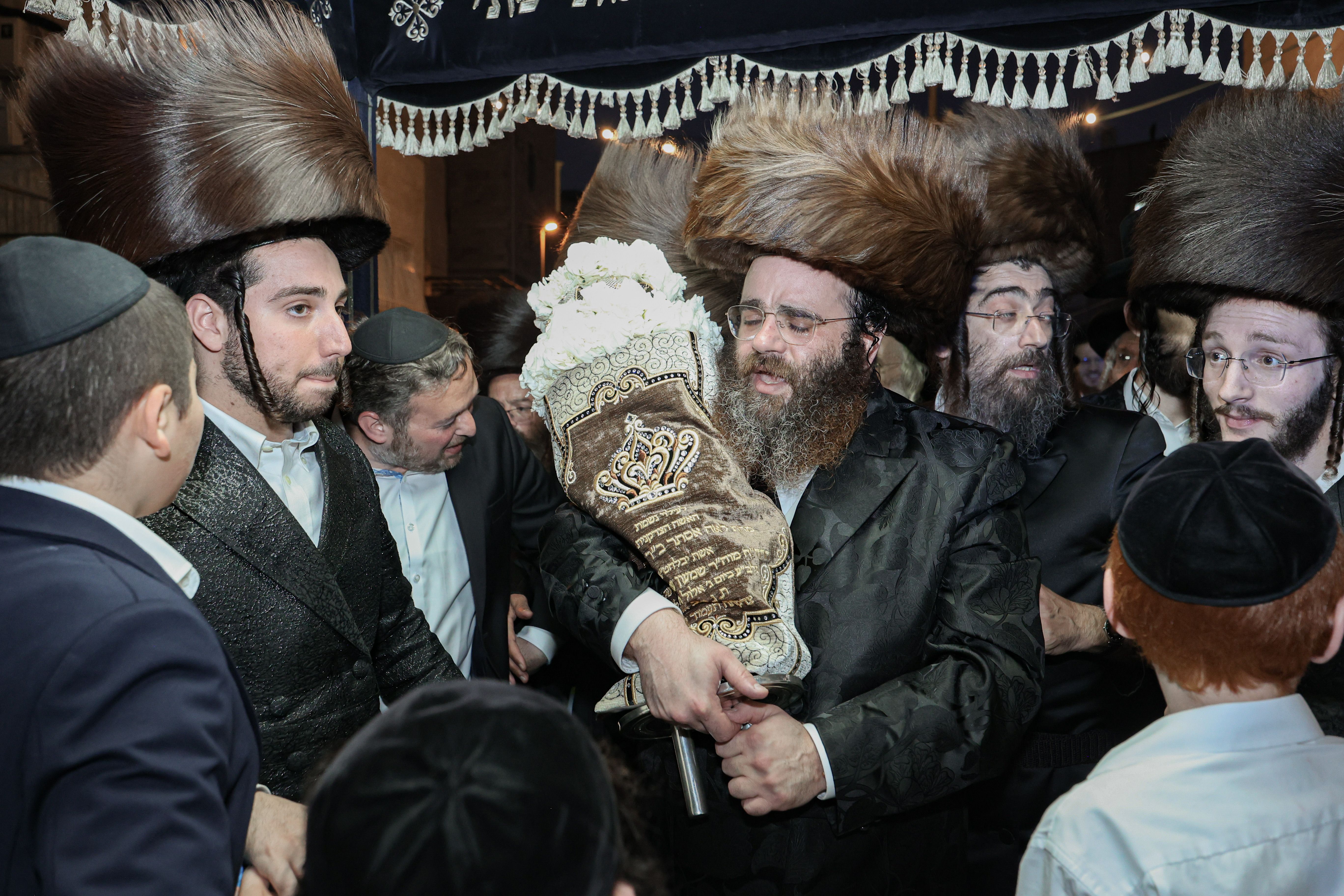 The hachnosas Sefer Torah