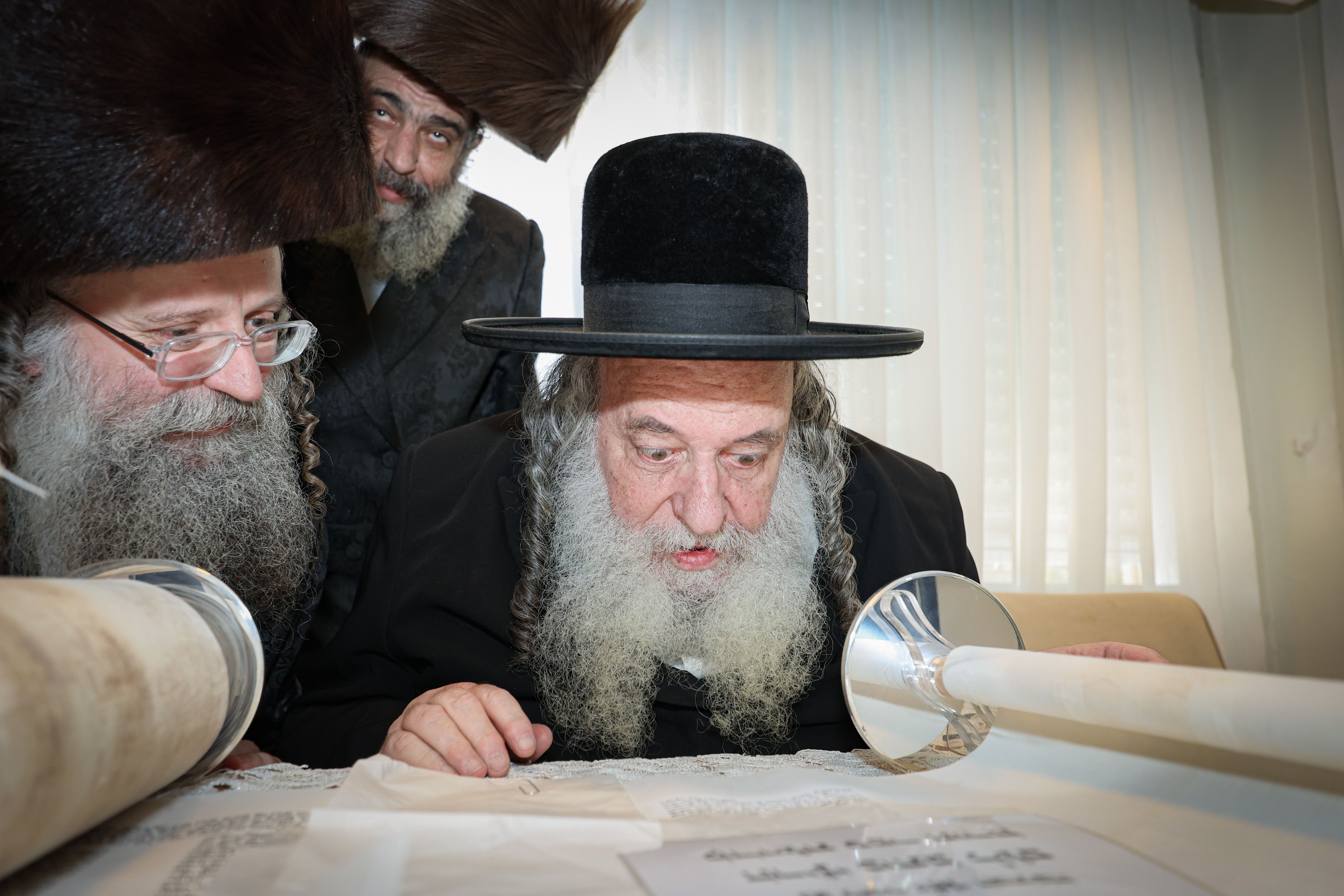 The hachnosas Sefer Torah
