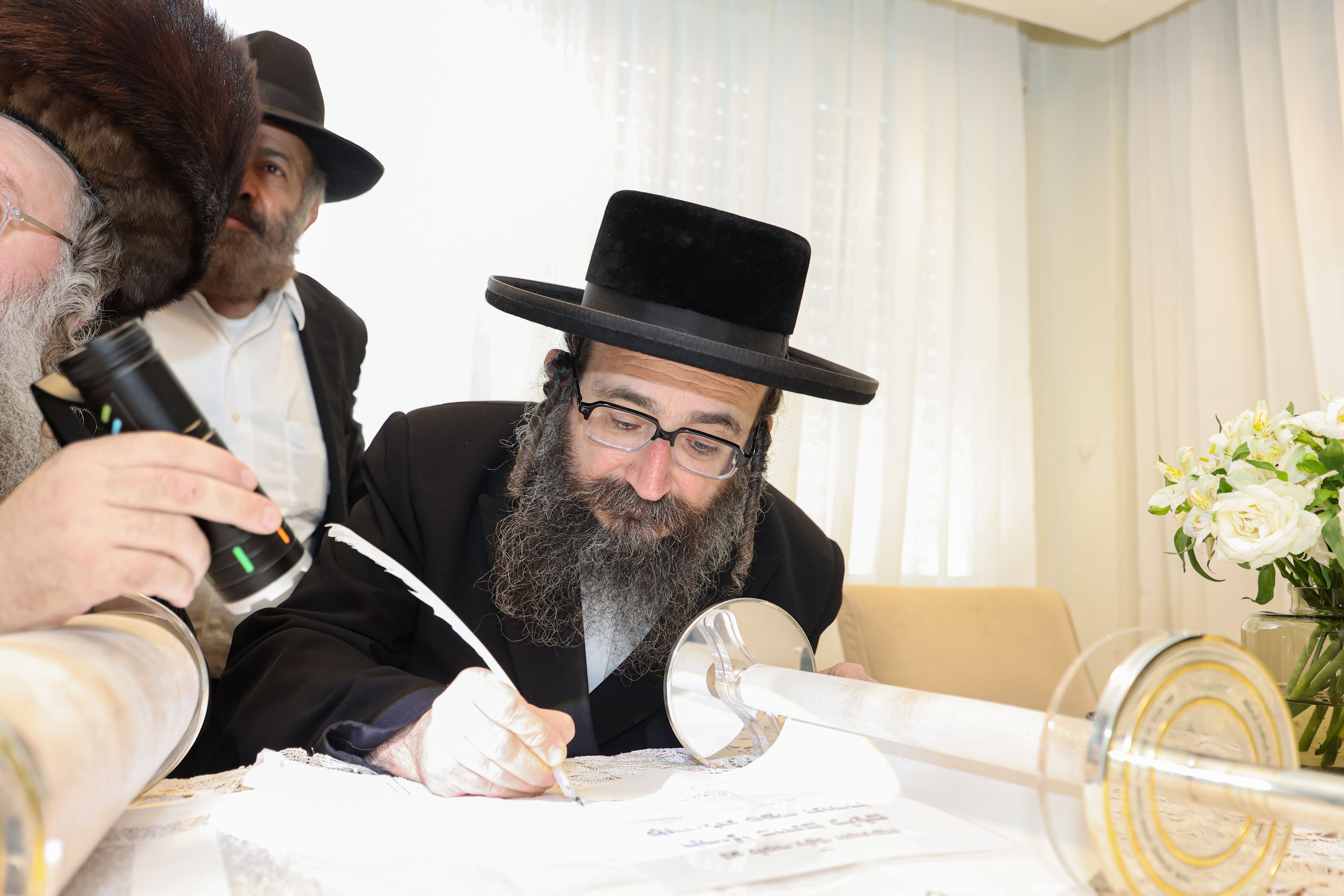 The hachnosas Sefer Torah