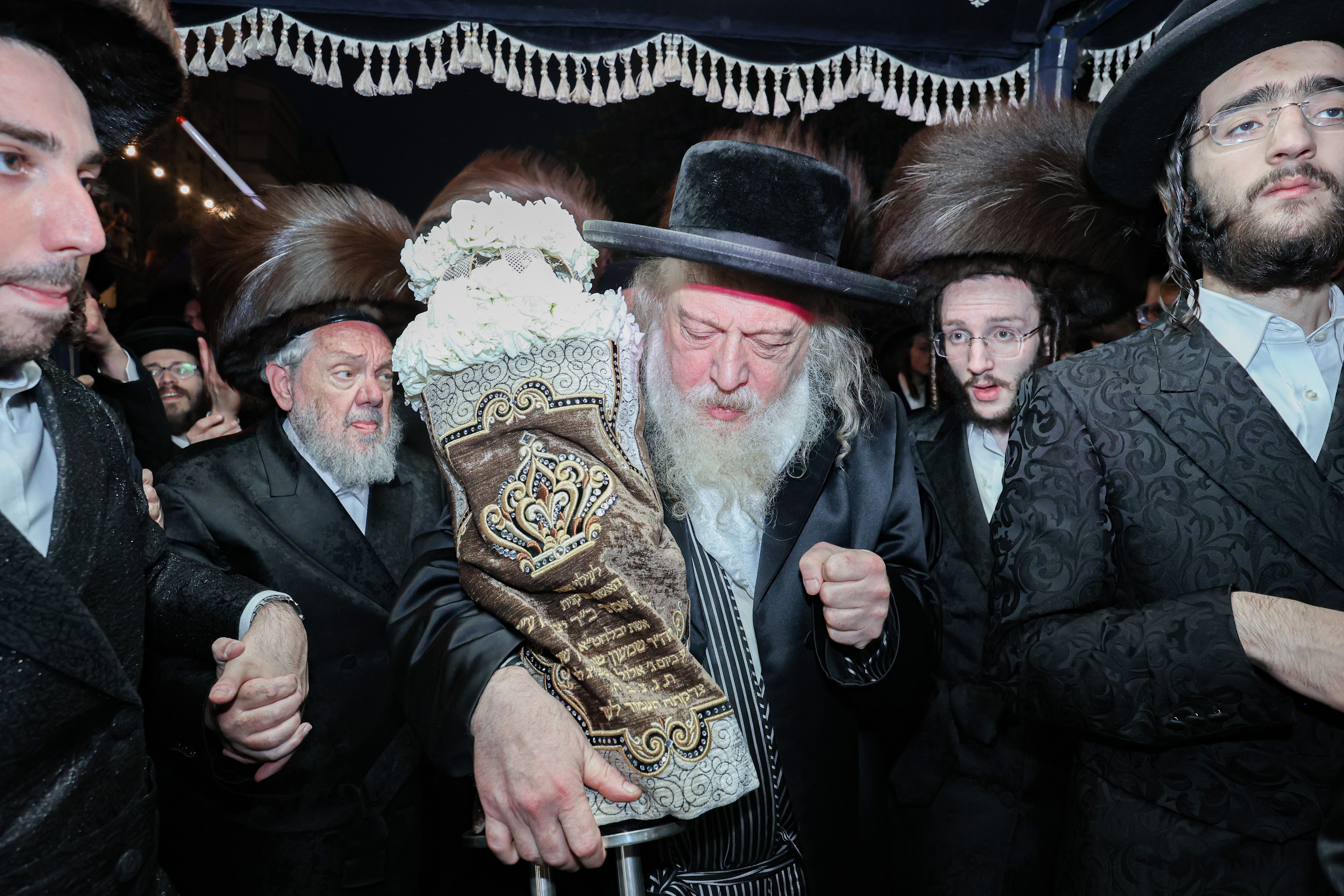 The hachnosas Sefer Torah
