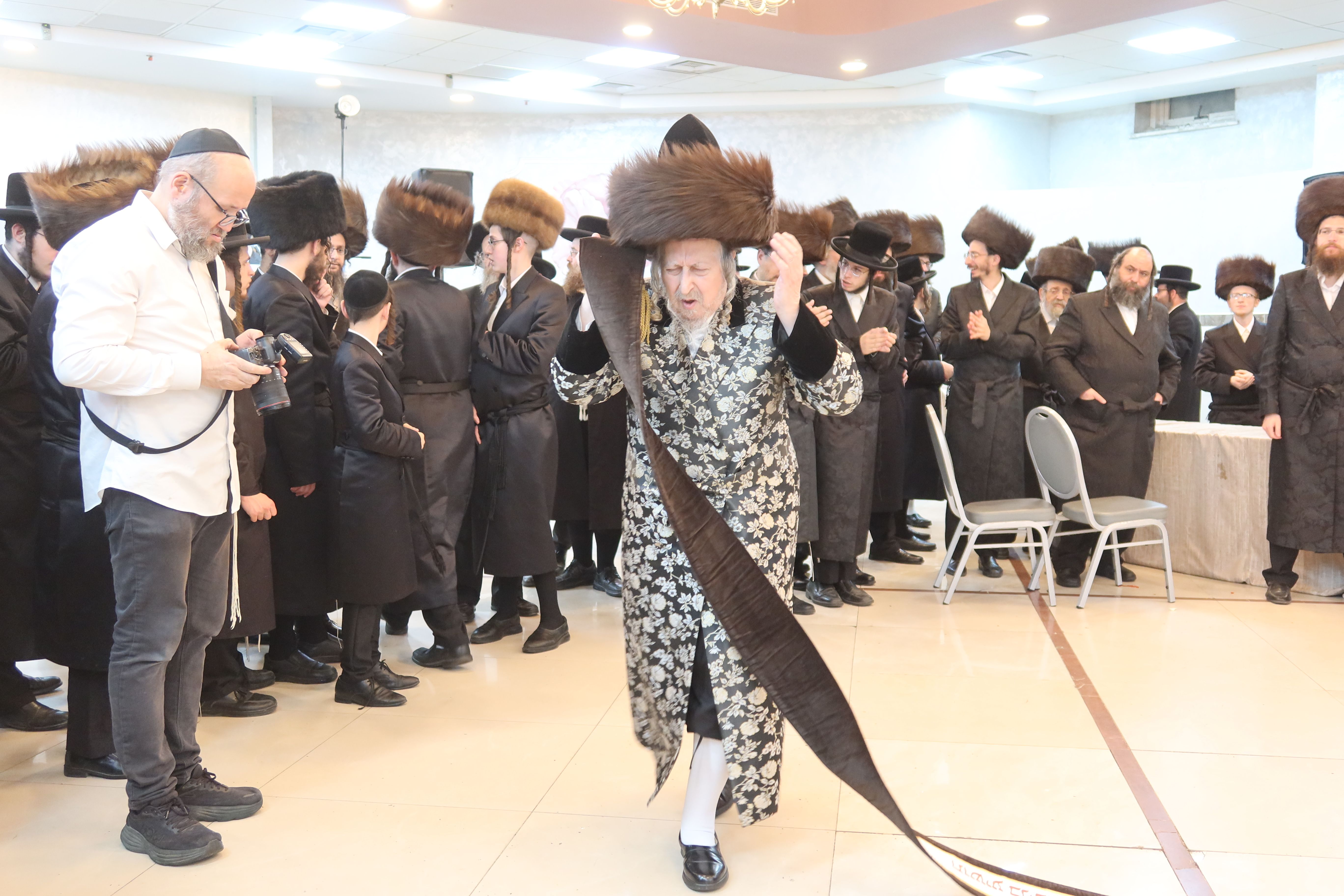 The Skverer-Kopyczynitzer-Tolna Beit Shemesh wedding | Photo: A. Shtul