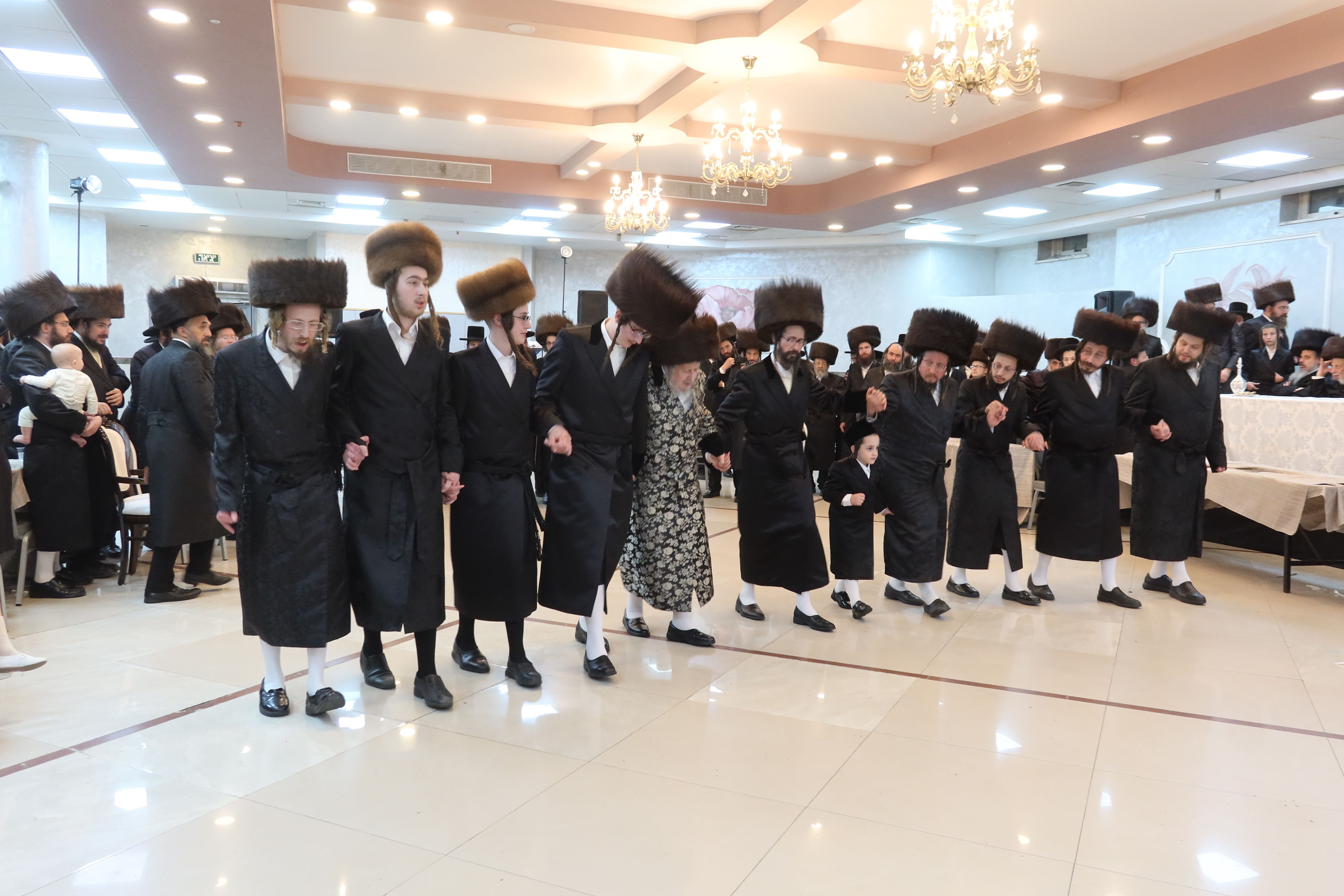 The Skverer-Kopyczynitzer-Tolna Beit Shemesh wedding | Photo: A. Shtul