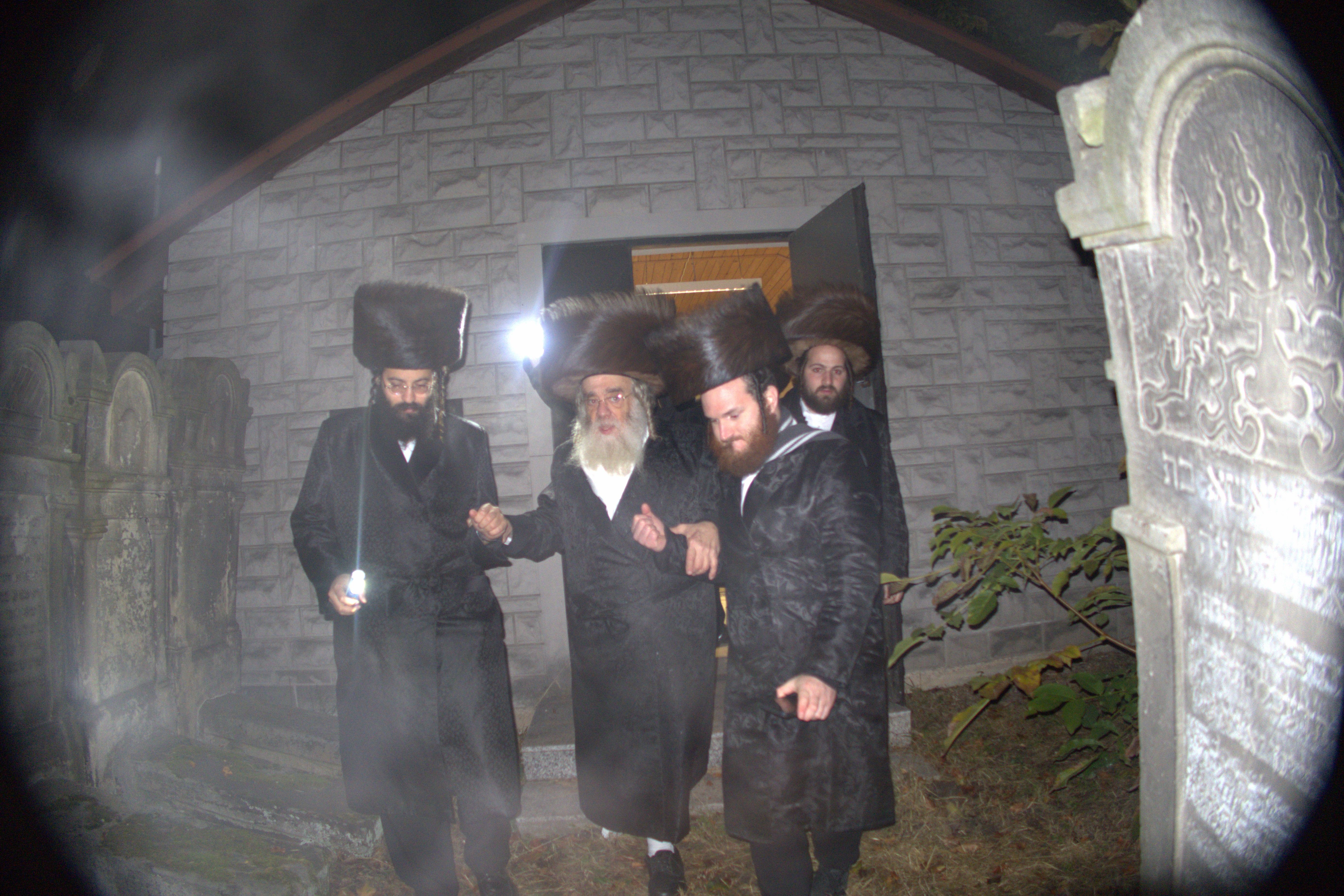 The Admor of Shidlovtza on pilgrimage in Poland