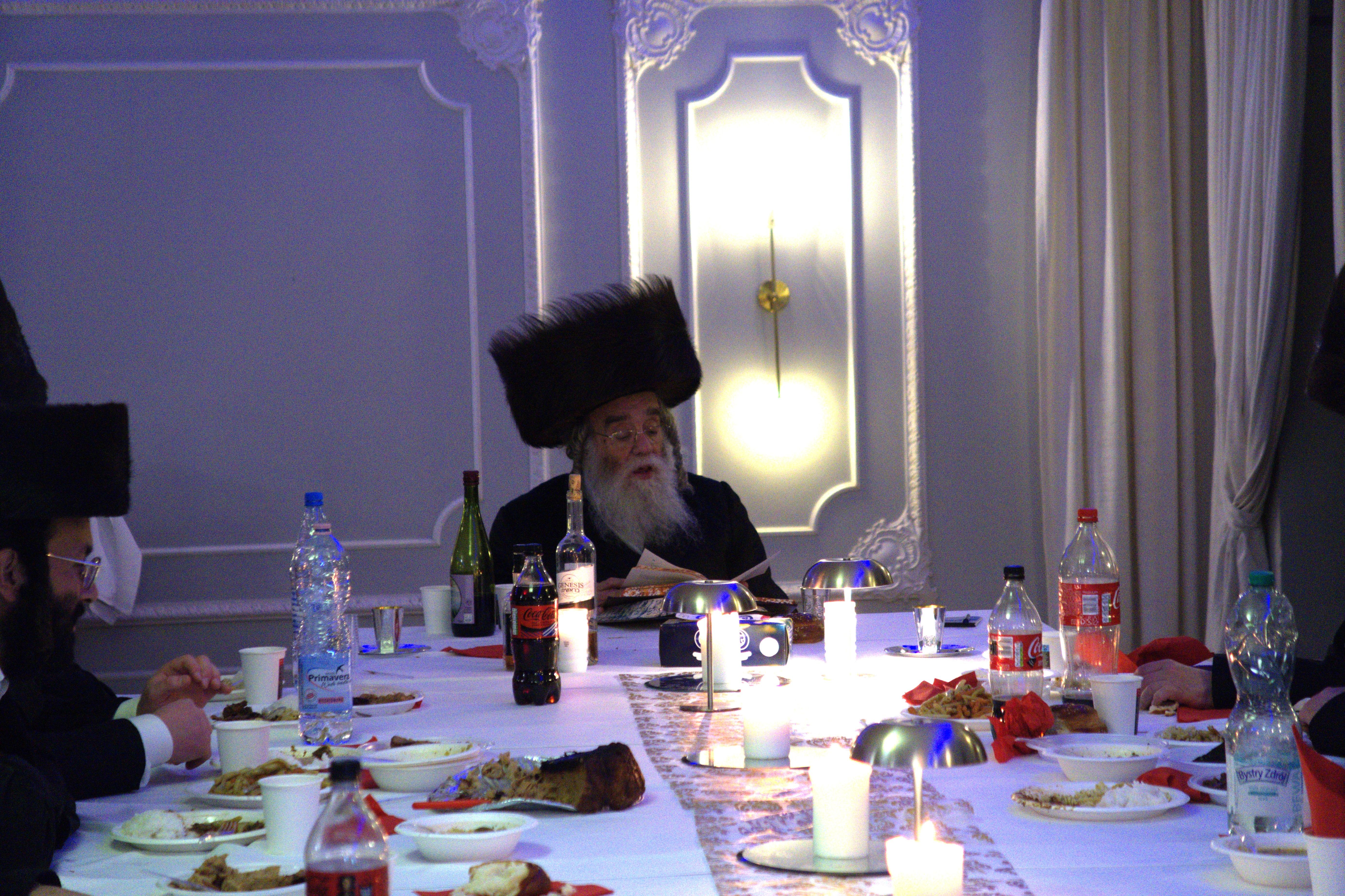 The Admor of Shidlovtza on pilgrimage in Poland