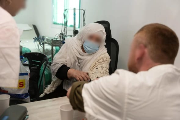 IDF treating civilians in Syria