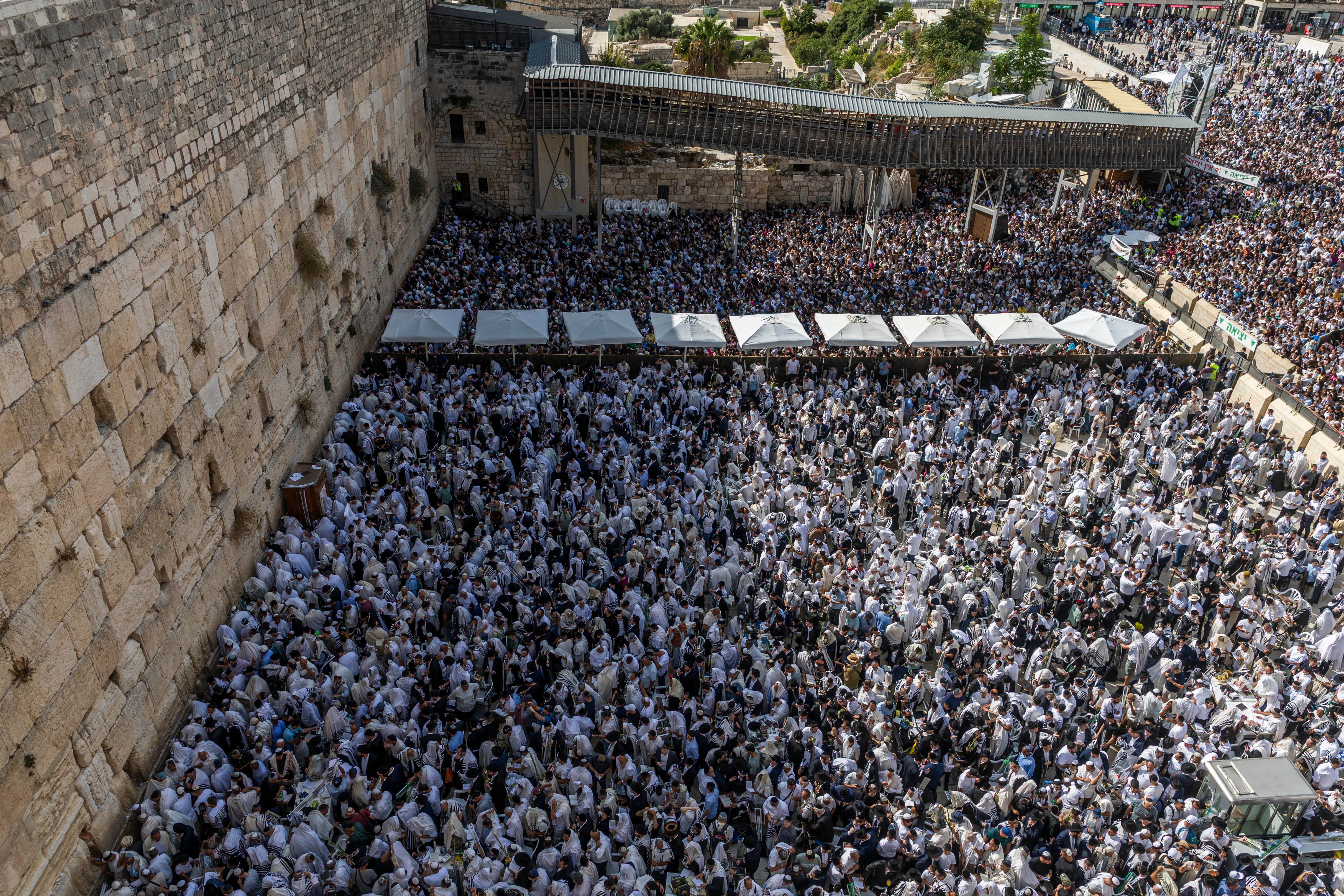 Birkas Kohanim at the Western Wall