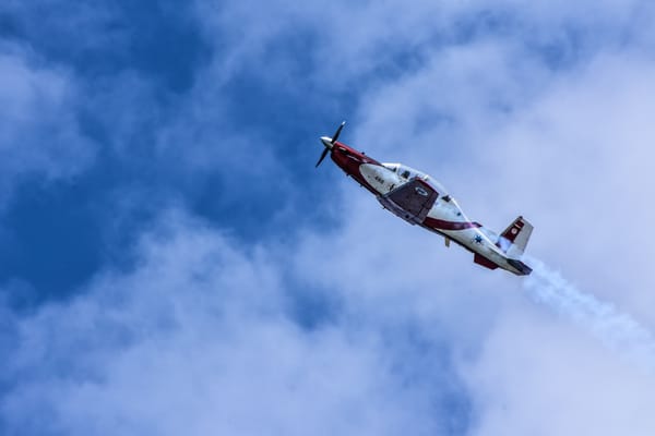 Google and UK Launch AI Trial to Reduce Aircraft Contrail Climate Impact