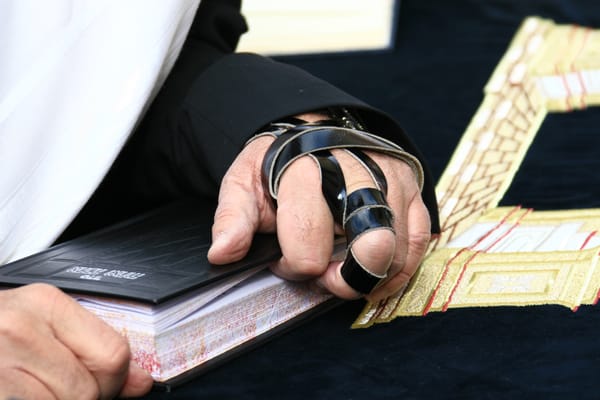 Content Creator Attacked after Putting on Tefillin on Chol Hamoed: They Humiliated me