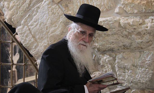At his instruction: HaRav Azriel Auerbach