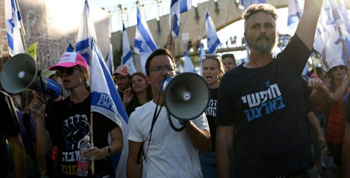 Moshe Redman in the center of the photo