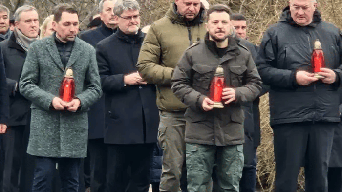 Zelenskyy at the memorial ceremony 