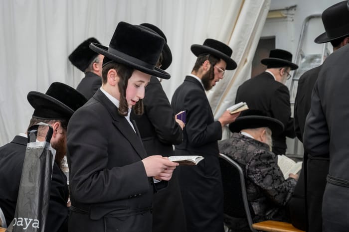 Hasidim with sidelocks