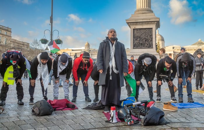 Muslims praying in London