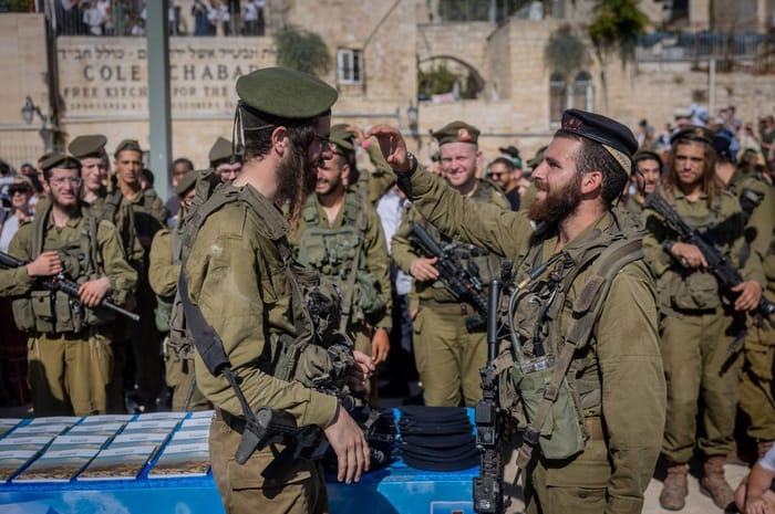 Hashmonaim Brigade at the Kosel after beret march