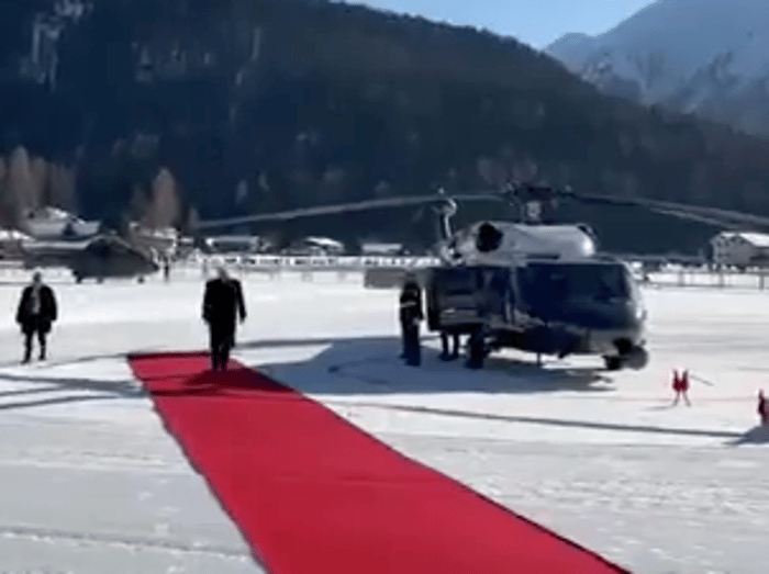 Red carpet for Trump upon arrival to Davos