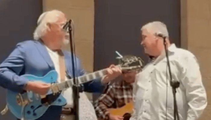 Mike Hucabee dedicates Elvis song to Tucker Carlson, Feb 23, 2026