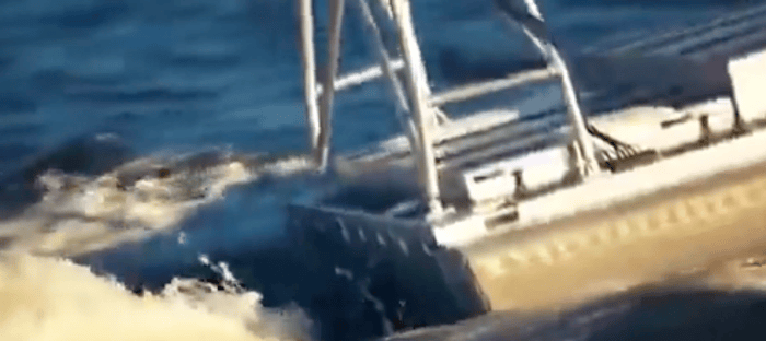Robot boat