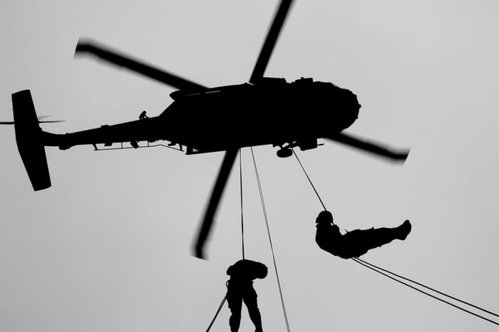 US Army practises rapelling