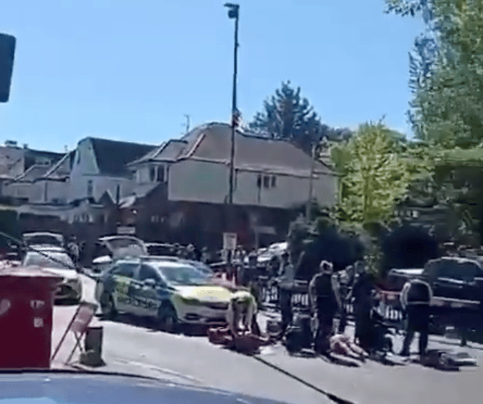 Two Haredi Men Stabbed Outside Synagogue in Golders Green, London