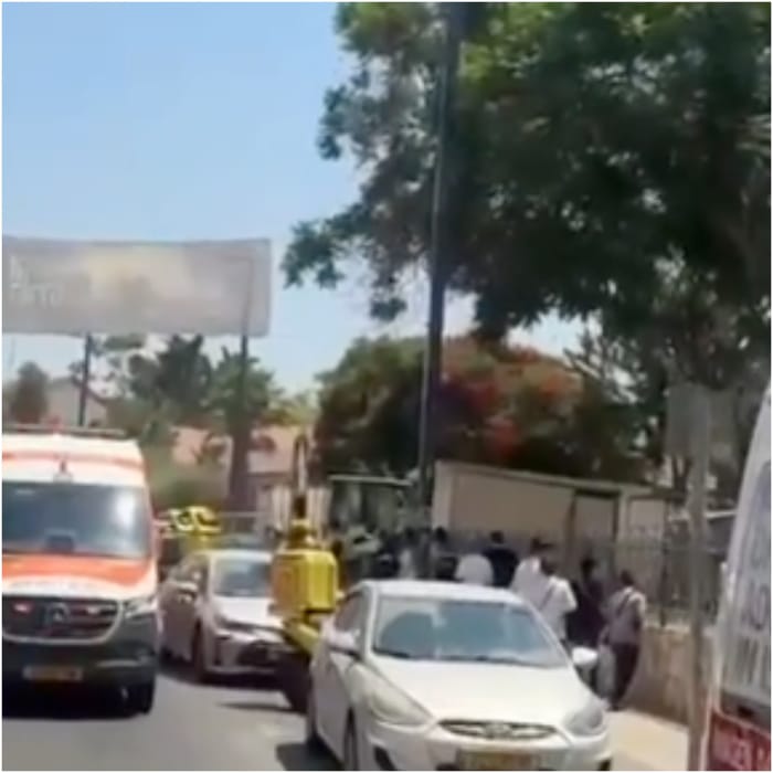 Child died from heat stroke after being locked in a car in Lod's Chabad Housing neighborhood.