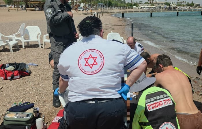 Almogim Beach in Eilat