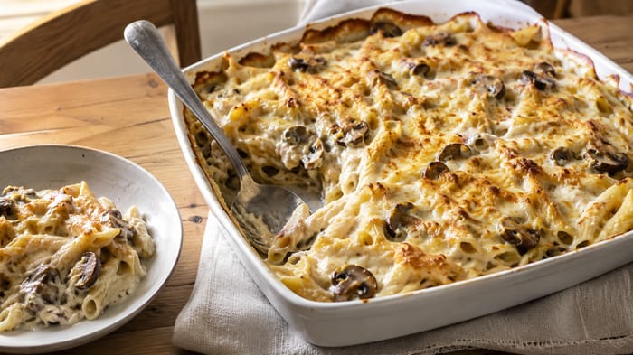Creamy mushroom pizza