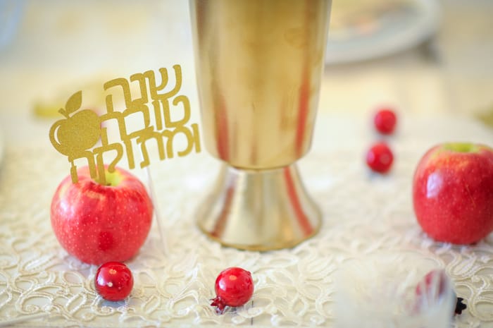 Rosh Hashanah table