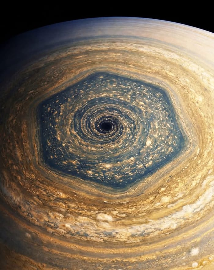 Saturn's hexagon