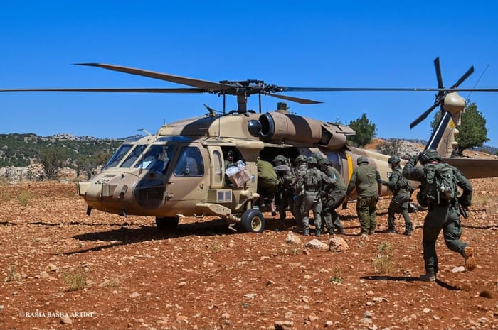 IDF soldiers evacuate wounded