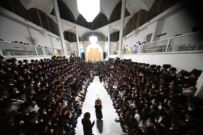 The main beis medrash of Nadvorna