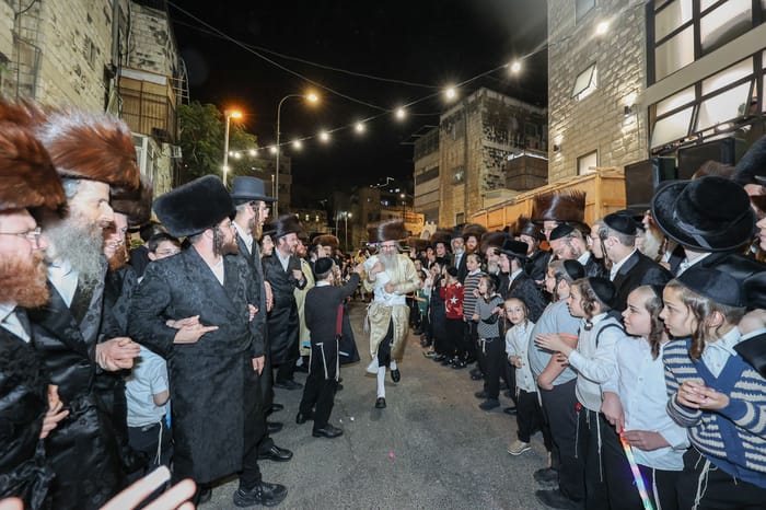 Hachnasas sefer Torah at the beis medrash of HaGaon HaTzaddik Rav Nachman Biderman