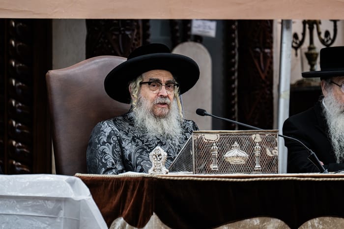 The Satmar Rebbe shlita at the opening of the zman