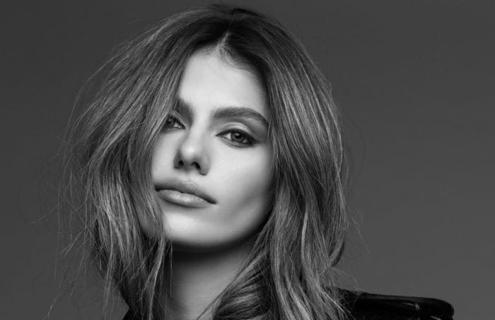 "A Girl of Faith": Odeya releases new album