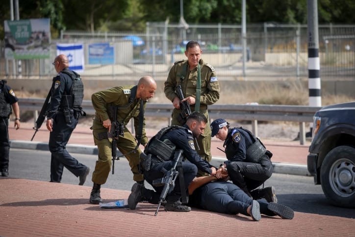 Secuirty arrest (illustrative only!)