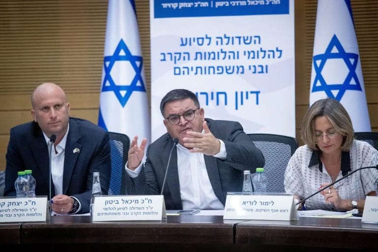 Biton and Kroizer in discussion