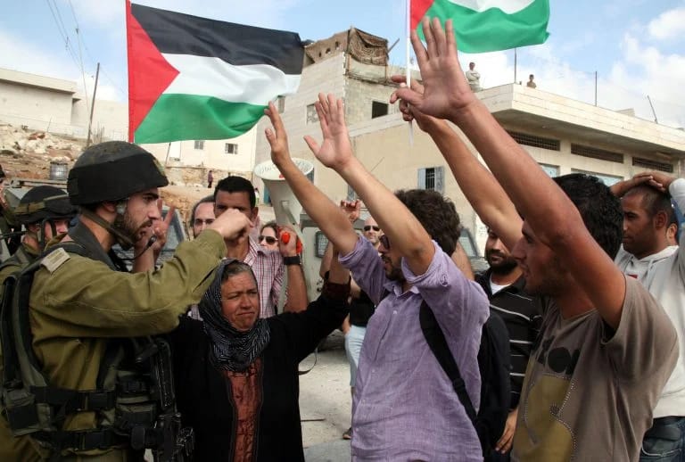Radical left-wingers protest against IDF soldiers