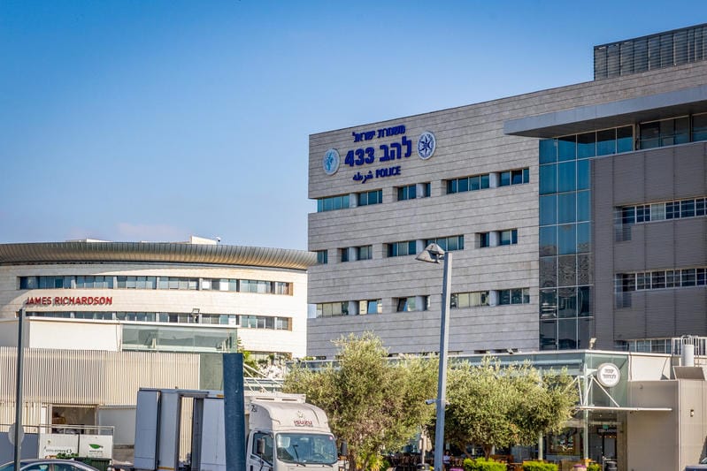 Lahav 443