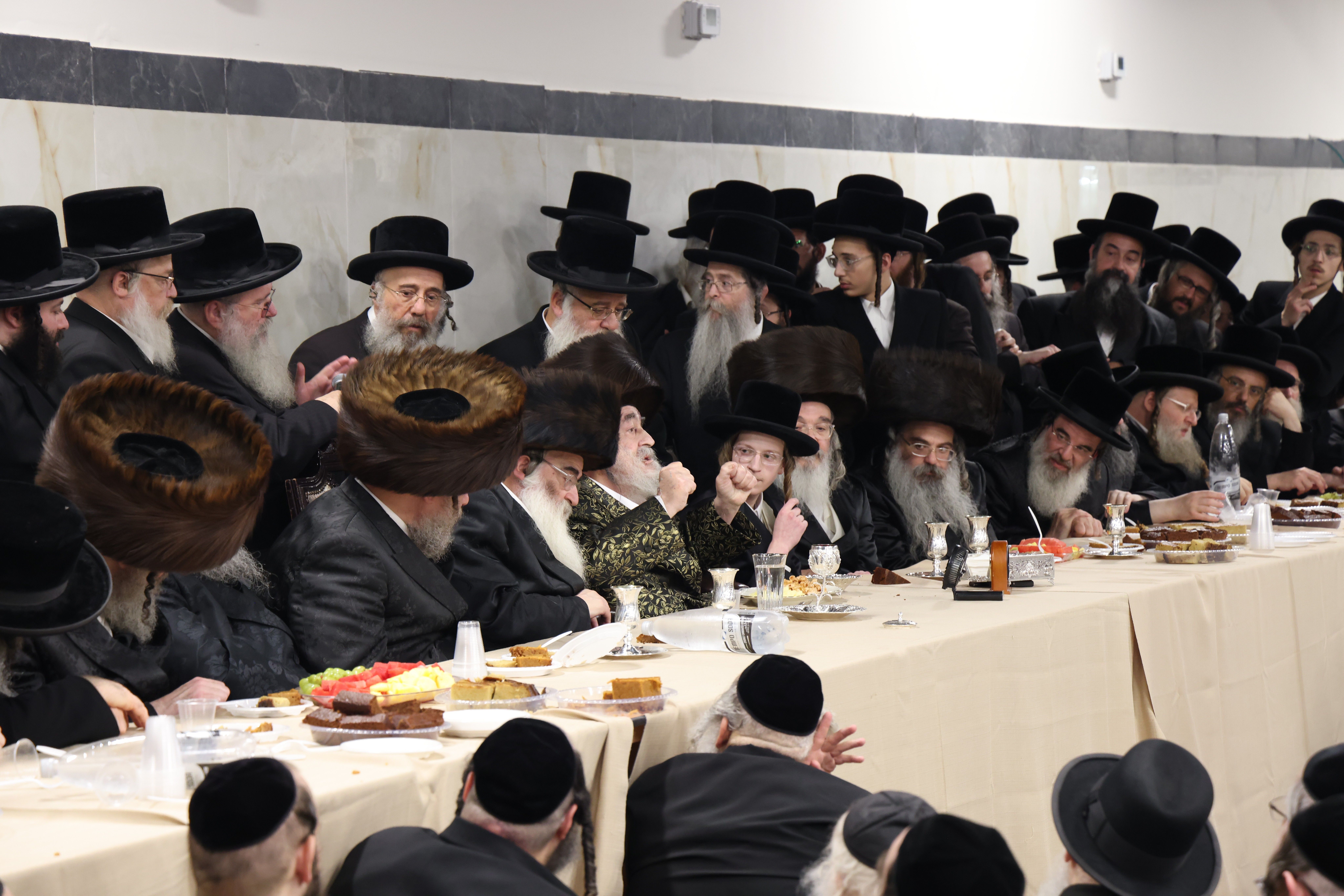 Vizhnitz celebration