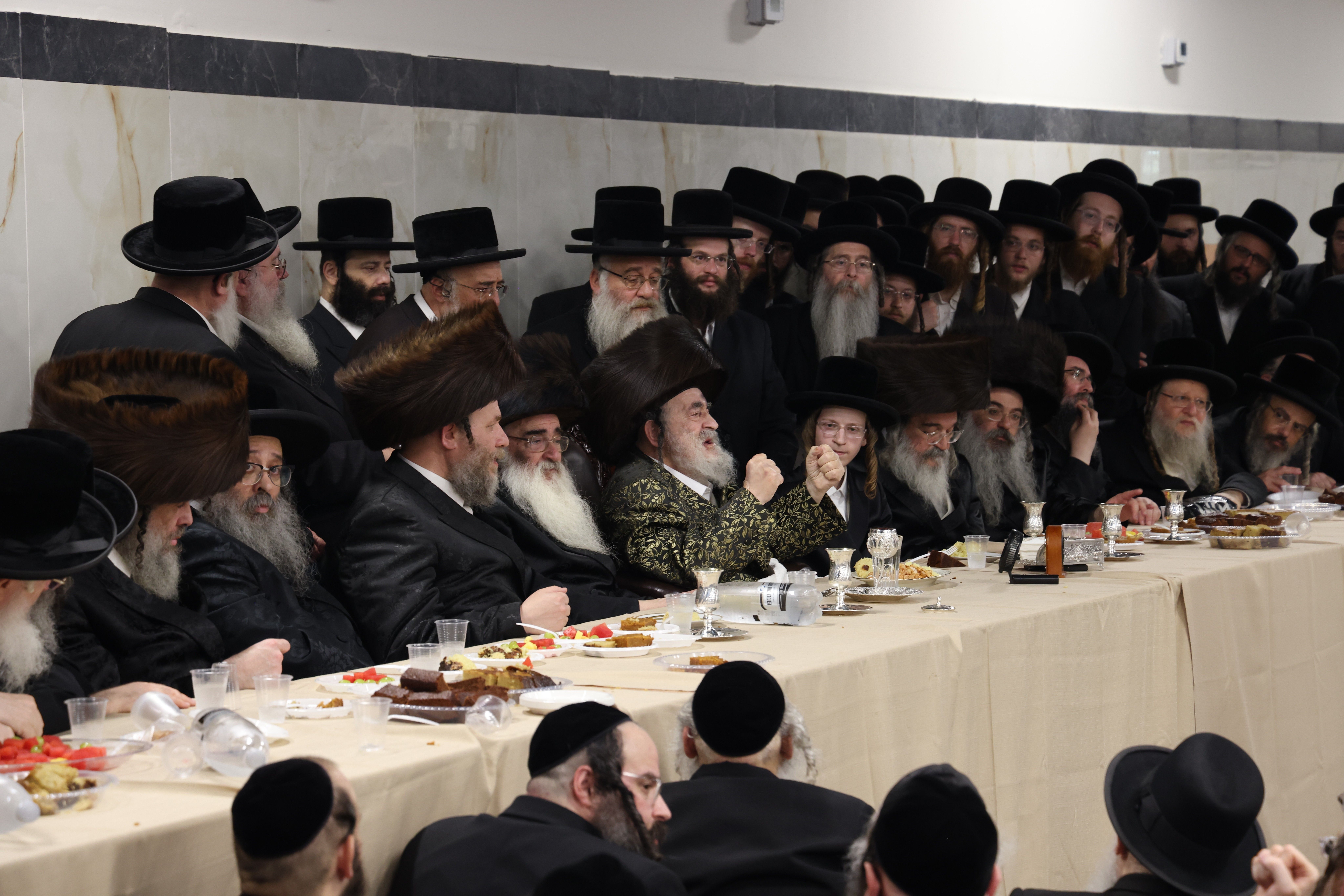 Vizhnitz celebration