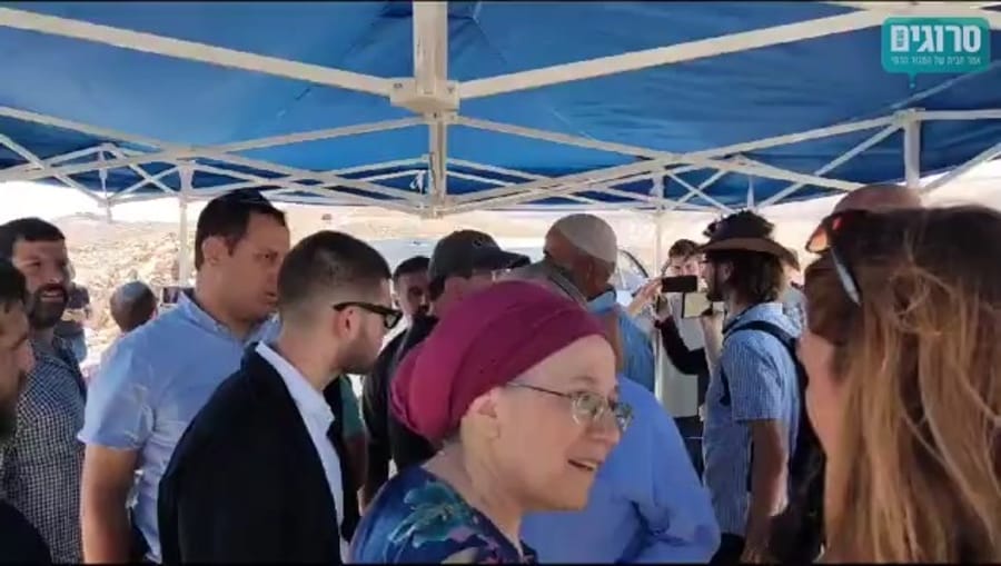 Palestinians interfering with a Yesha council tour